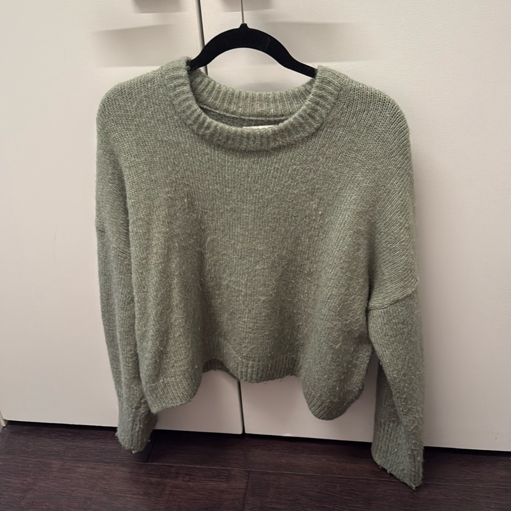 Sage green Abercrombie crew sweater medium